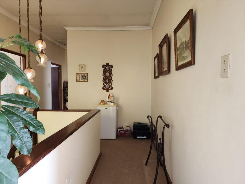 4 Bedroom Property for Sale in Gleemoor Western Cape